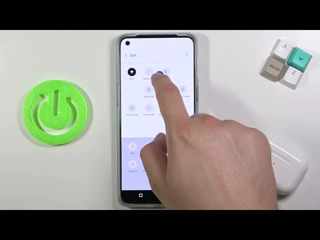 Video thumbnail for How to Adjust Notification Panel Shortcuts in OnePlus Nord 2 5G – Notification Bar