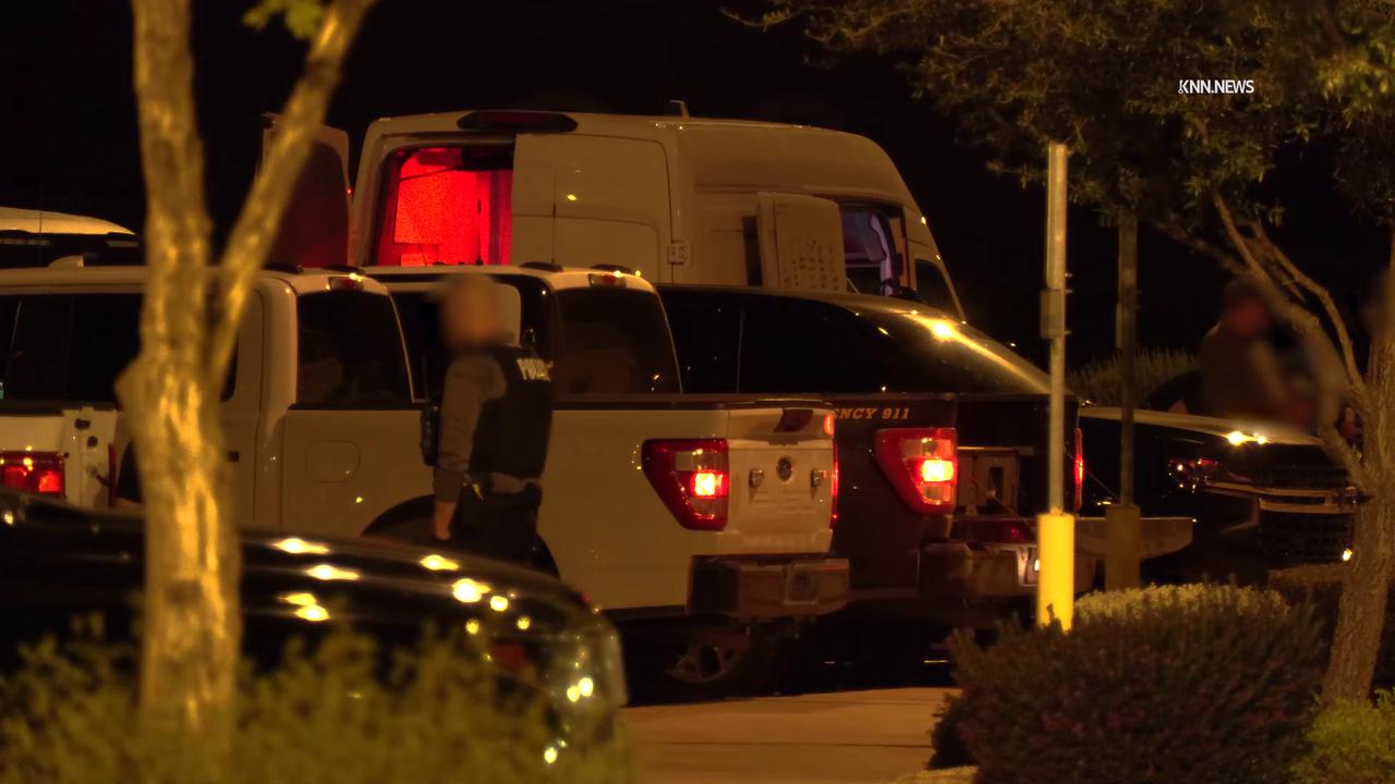 Video thumbnail for US, Phoenix: Casa Grande SWAT Standoff With Barricaded Homicide Suspect.