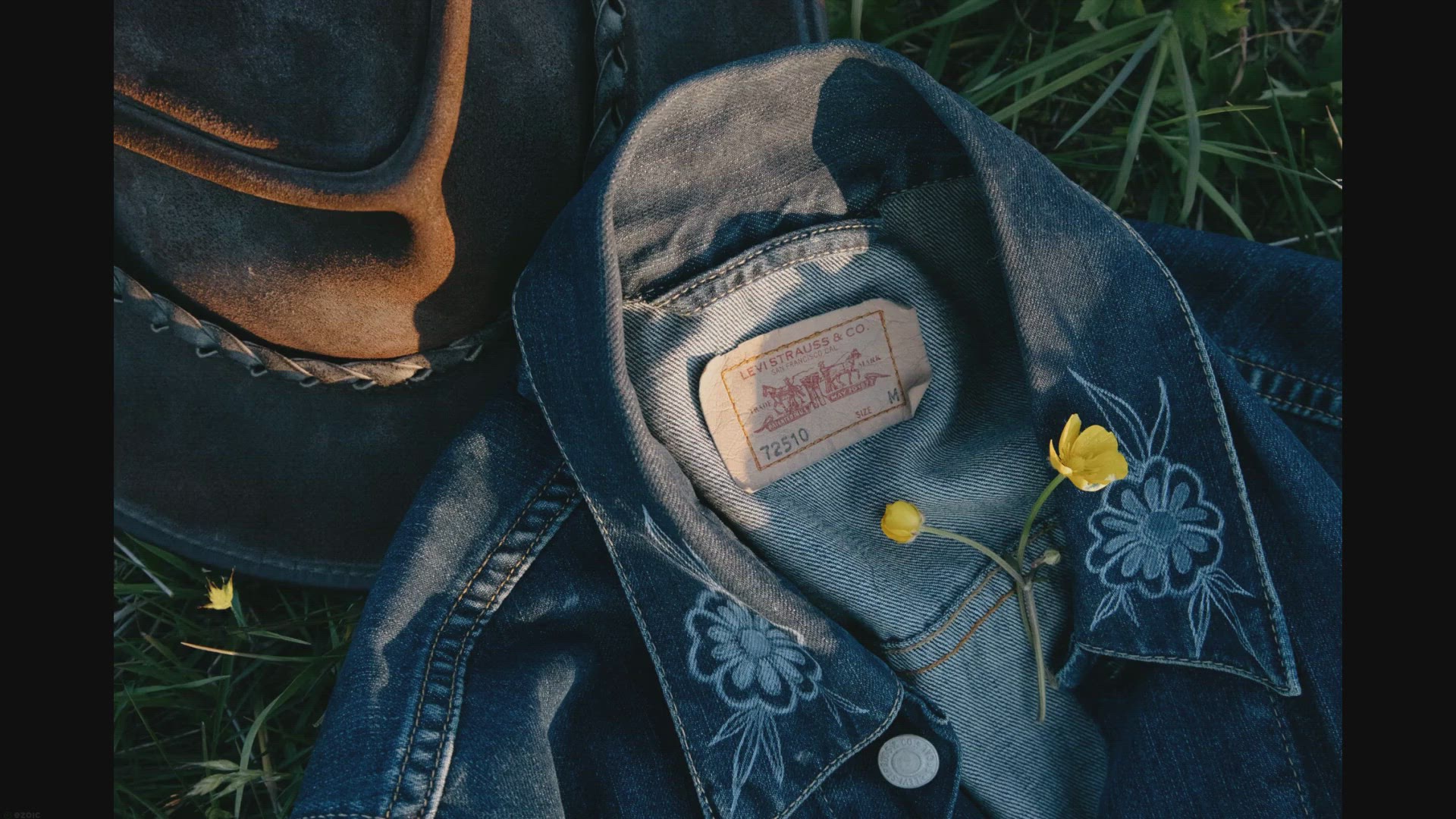 Video thumbnail for How To Embody Your Western Cowgirl Aesthetic This Season