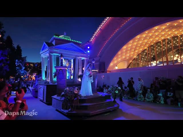 Video thumbnail for Madame Leota’s Swinging Wake - A Haunted Mansion Street Party | Oogie Boogie Bash 2026 4K 👻🔮🕯️