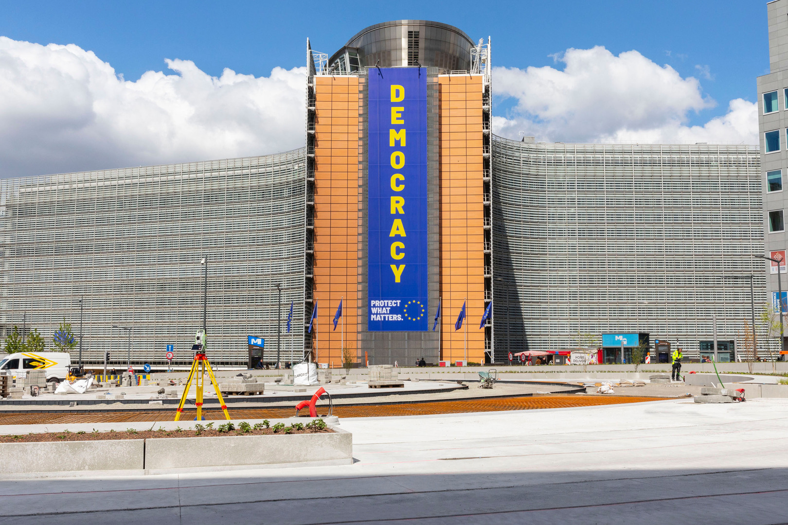 Video thumbnail for Germany, Italy block bid to suspend EU-Israel trade agreement