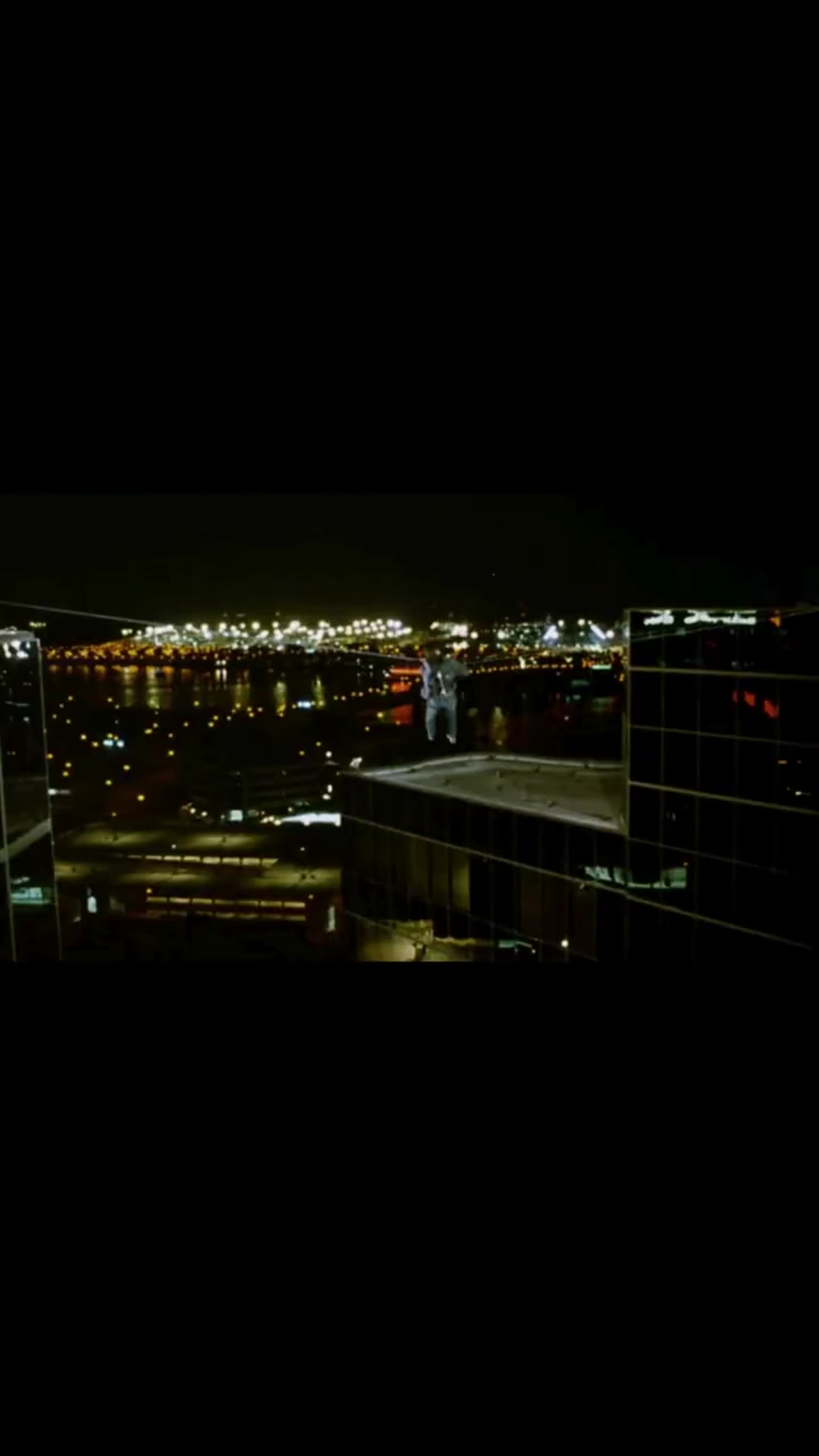 Video thumbnail for LUA NEGRA: Ladrão de bom coração rouba microfilme roubado por Sarah Connor junto com carro estranho!