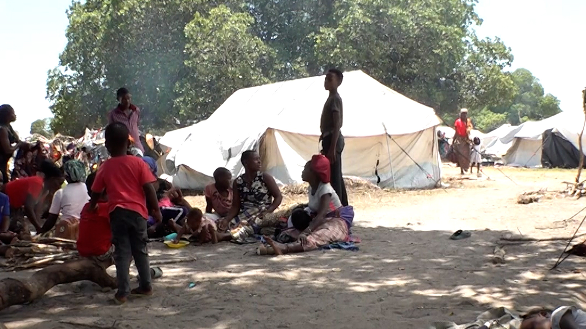 Video thumbnail for Mozambique floods force thousands into displacement camps