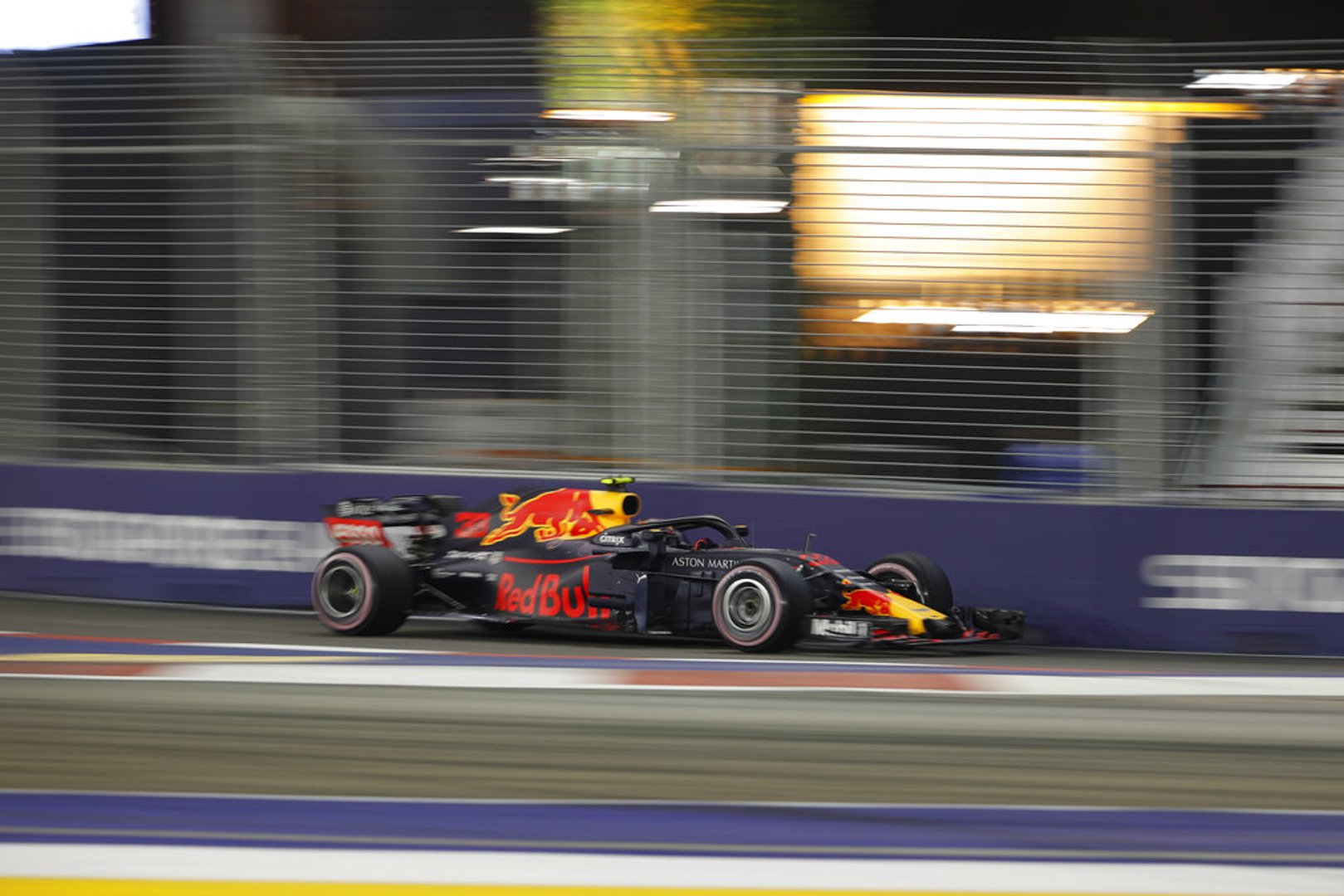 Video thumbnail for Forest fires loom over Singapore F1: Organisers prepare contingencies amid Indonesia fires