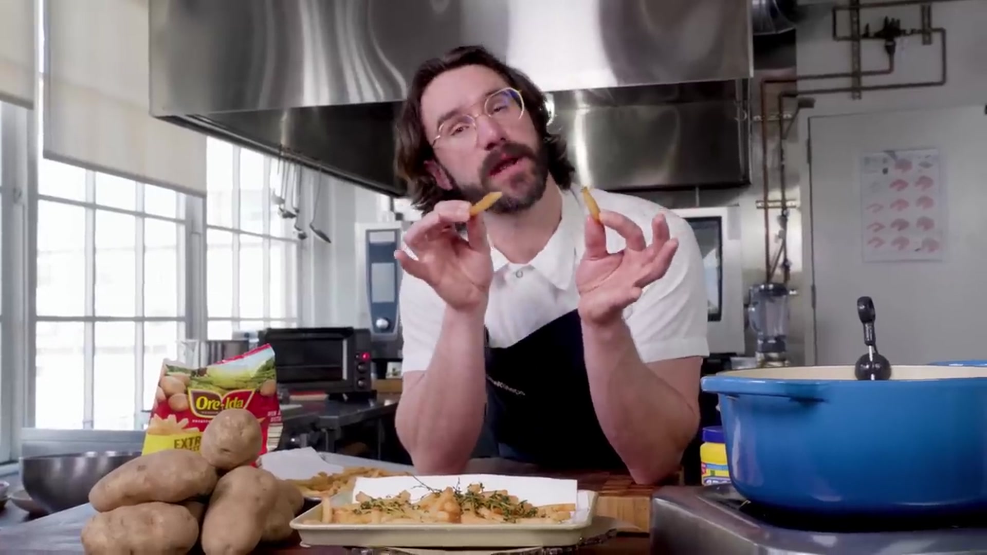 Video thumbnail for The Secret to Super Crispy French Fries _ ChefSteps(720P_HD)