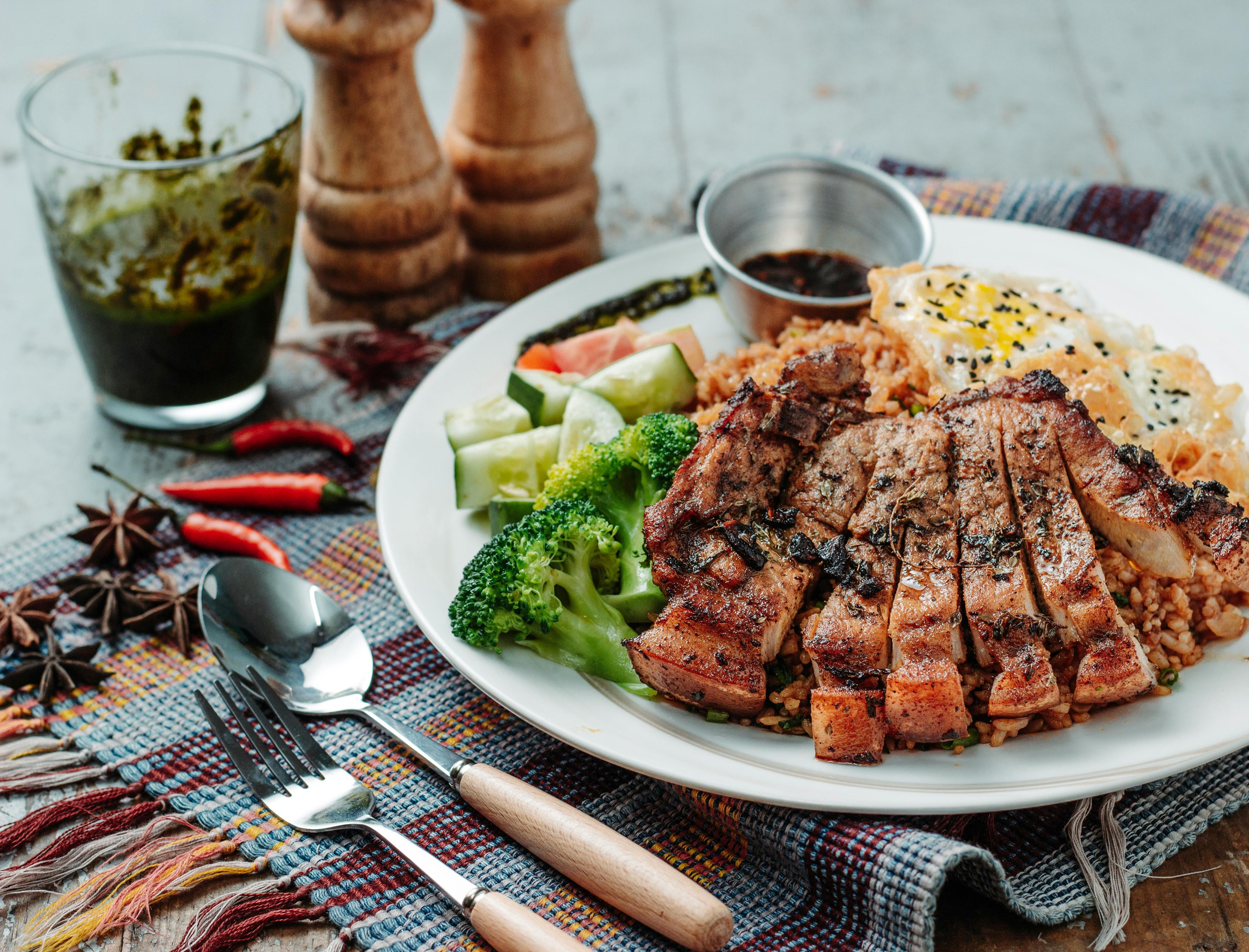 'Video thumbnail for "Ultimate BBQ Ribs and Coleslaw Recipe: Finger-Licking Goodness Await!"'