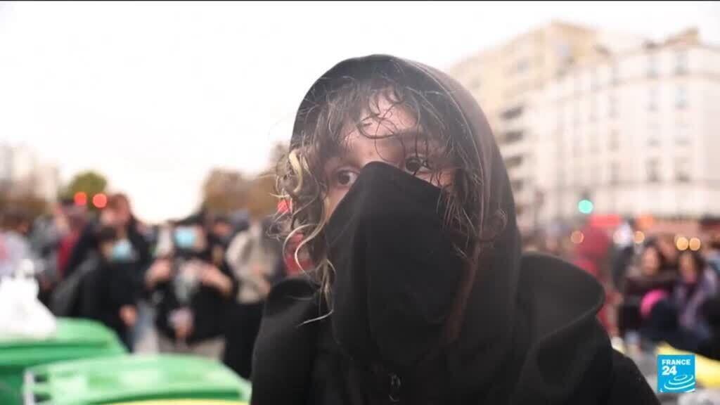 Video thumbnail for France: Student protesters want to "keep the pressure up on the government"