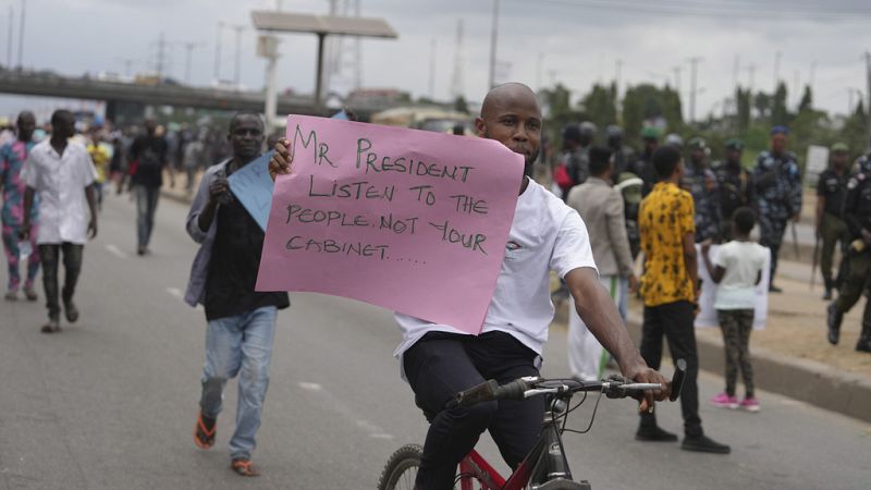 'Video thumbnail for US mission in Nigeria threatens to ban visas for corrupt high-profile figures'