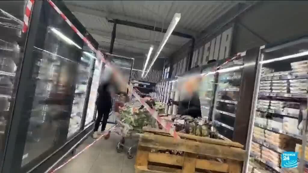 Video thumbnail for French supermarkets suffer refrigerator shutdown after 'unprecedented' cyberattack
