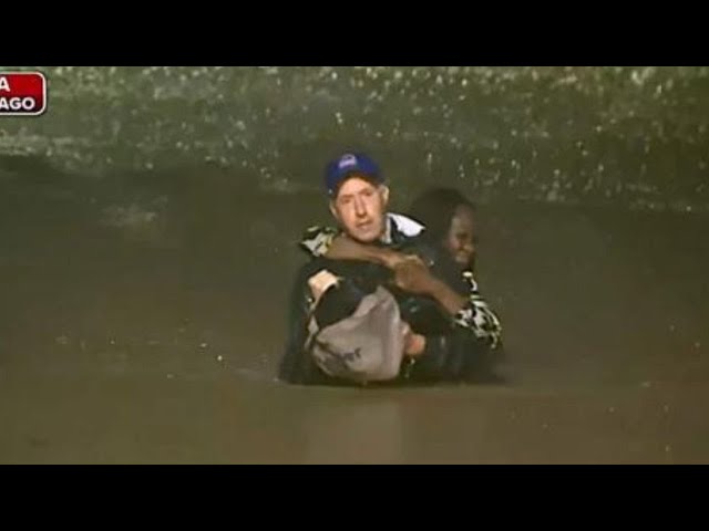 Video thumbnail for Fox News Reporter Stops Broadcast To Save Woman's Life On Live TV