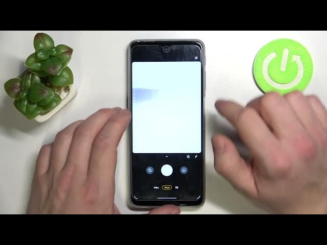 Video thumbnail for How to Take a Selfie by Showing Palm Gesture in Motorola Moto G51 5G - Access Shooting Methods
