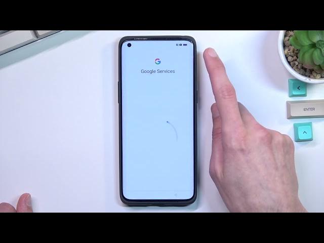 Video thumbnail for OPPO Find X5 Pro Set Up Process | First Things To Do