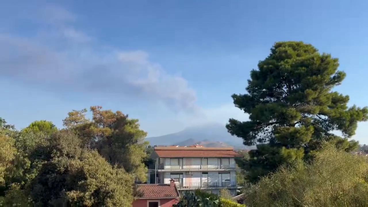 Video thumbnail for Italy: Mount Etna Sends Massive Ash Plume Into Sky Over Catania as Volcanic Activity Intensifies.