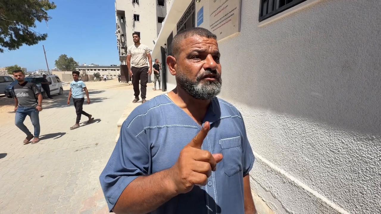 Video thumbnail for Israel strike kills 2 Palestinians in new Gaza truce violation.