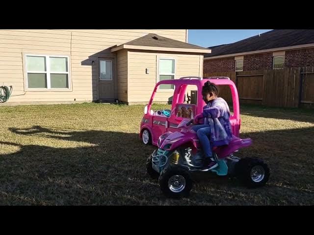 Video thumbnail for Rontryelle having backyard fun ?