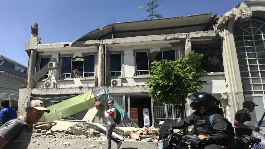 Video thumbnail for Bay Shore woman’s family survives Colombia quake as Long Island community rallies to help