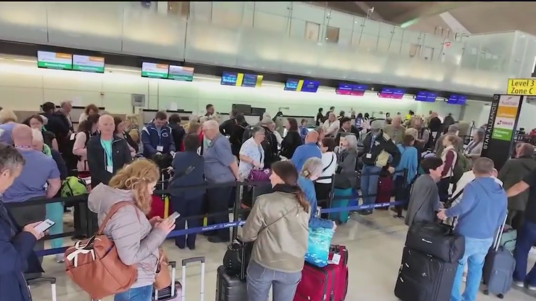 Video thumbnail for Newark airport latest: What is happening there?