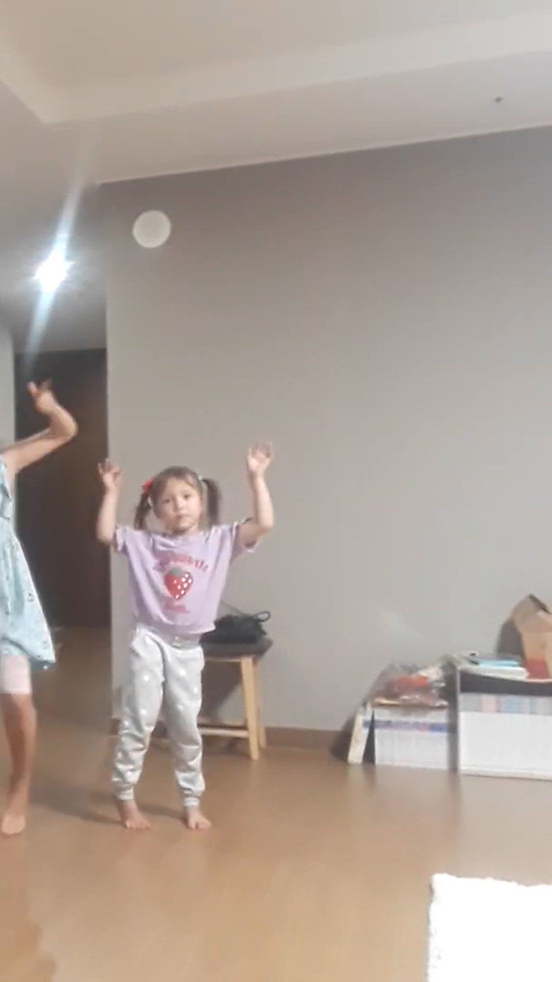 Video thumbnail for Girls dancing