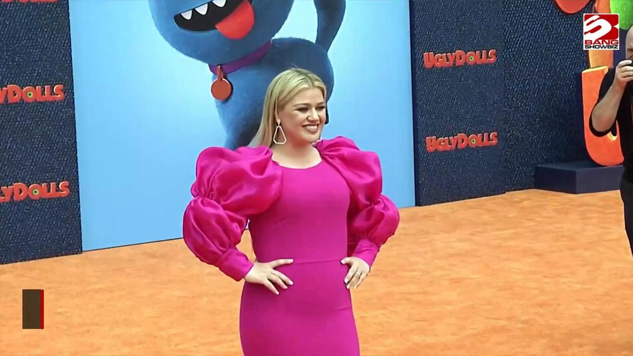 Video thumbnail for Kelly Clarkson has caused the cost of an animatronic bird to rise to $15 million.