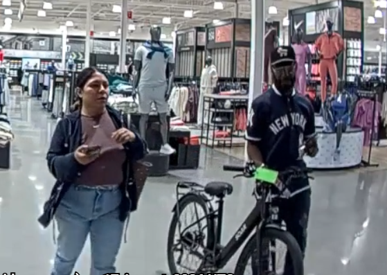 Video thumbnail for Police search for pair who stole e-bike from Melville store