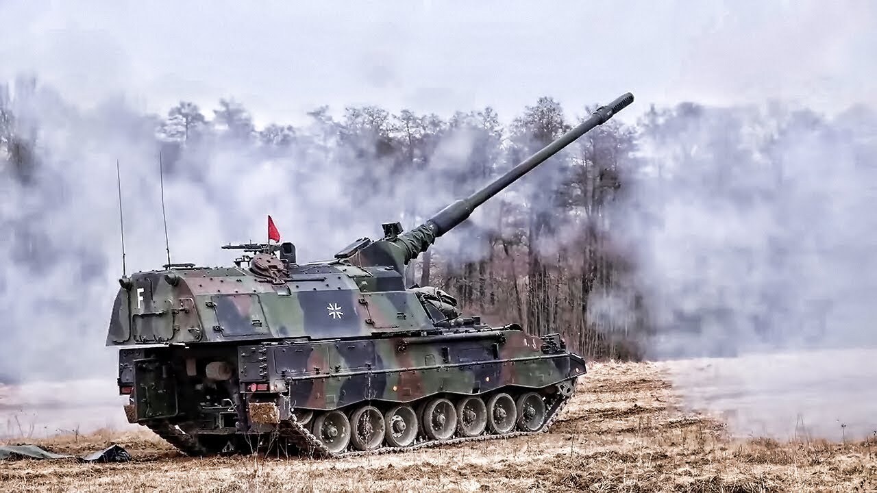 Video thumbnail for German Panzerhaubitze 2000 • Exercise Dynamic Front 2018