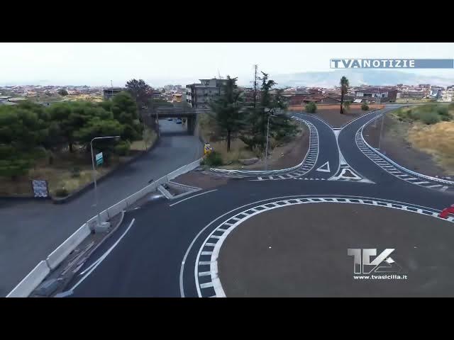 Video thumbnail for Adrano. Ecco la nuova rotatoria dello svincolo Roccazzello della strada statale 284