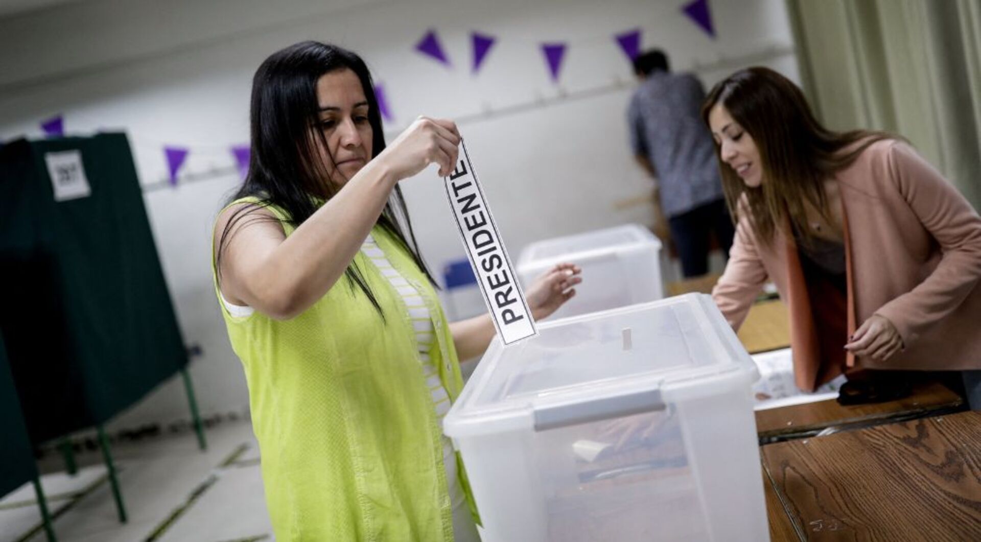 Video thumbnail for Could Chile be on the verge of a political shift in its 2025 election?