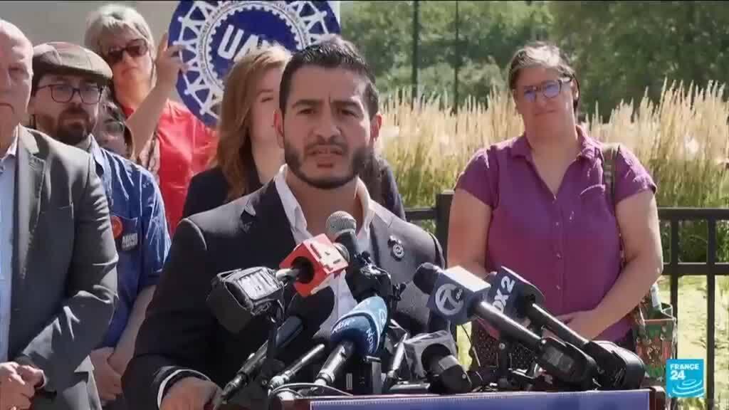 Video thumbnail for USA: Progressive Democrat beats establishment candidate in Michigan primary