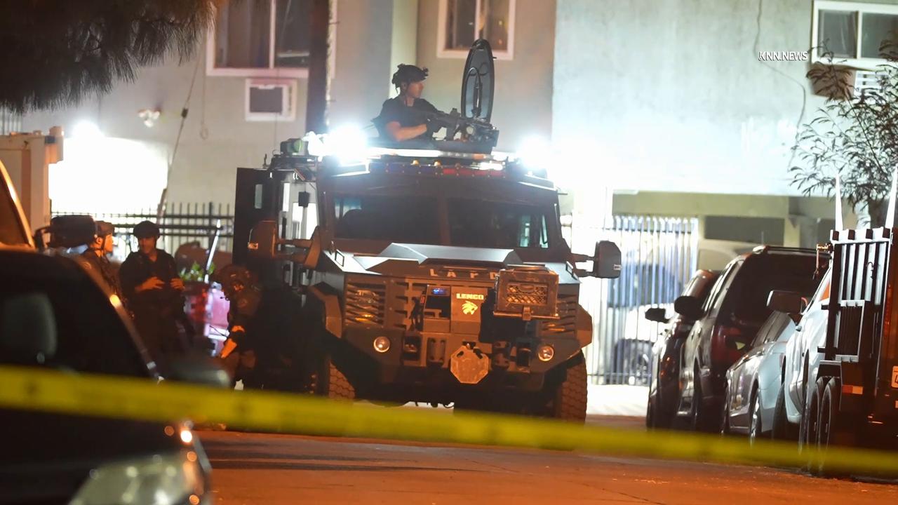 Video thumbnail for US, Los Angeles: North Hollywood Suspect Surrenders After Armed Burglary Attempt and Standoff.