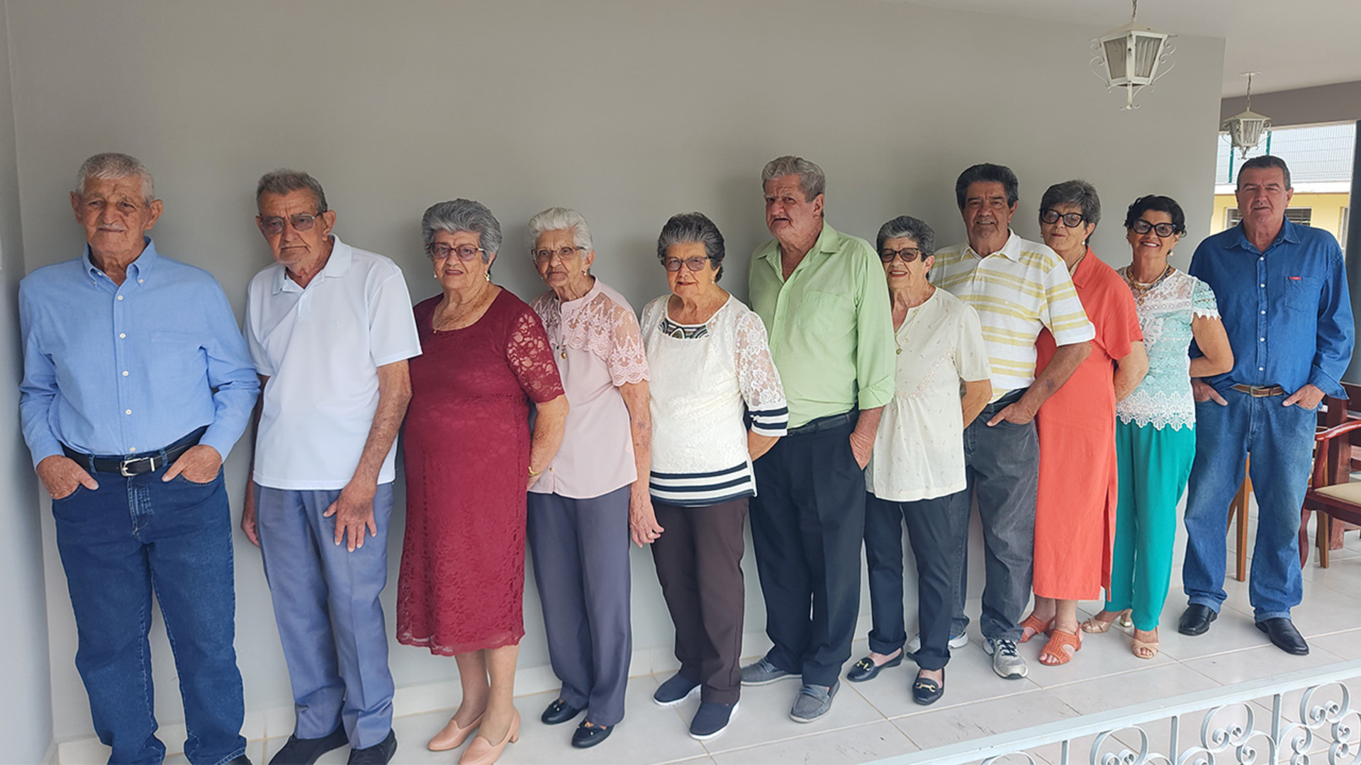 Video thumbnail for Highest combined age of 11 living siblings - 924 years 248 days achieved by the Moreira da Silva Santos siblings