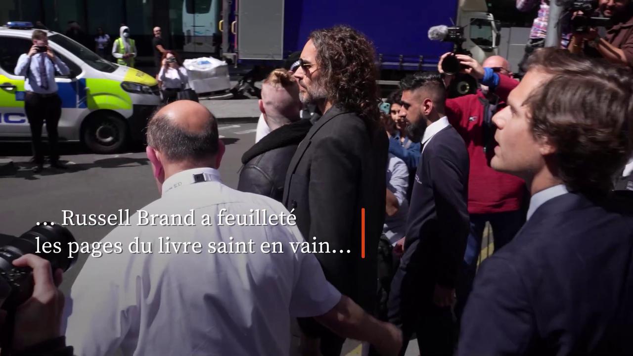 Video thumbnail for Russell Brand régale les Internets avec un grand moment de malaise en direct.
