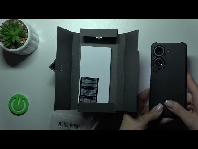 Video thumbnail for ASUS Zenfone 9 Accessories | What’s Inside the box