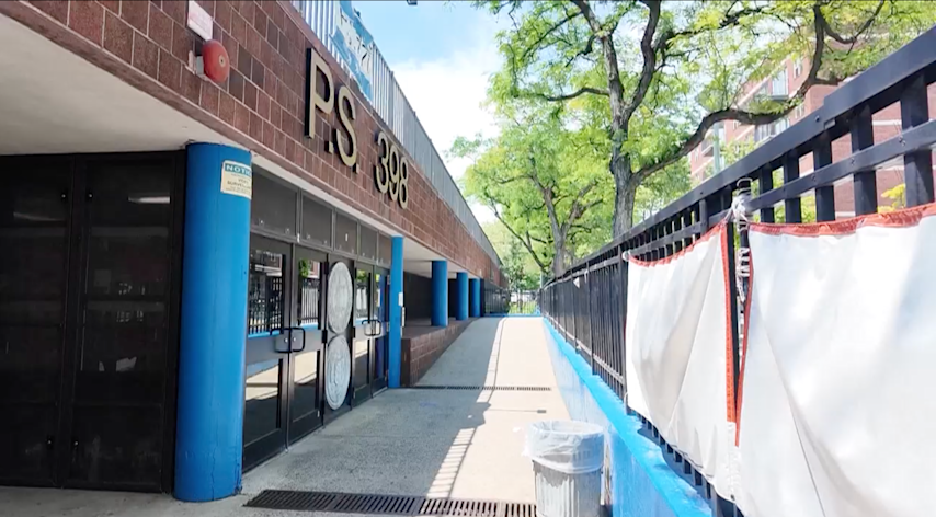 Video thumbnail for Parents speak out over proposed classroom changes at PS 398