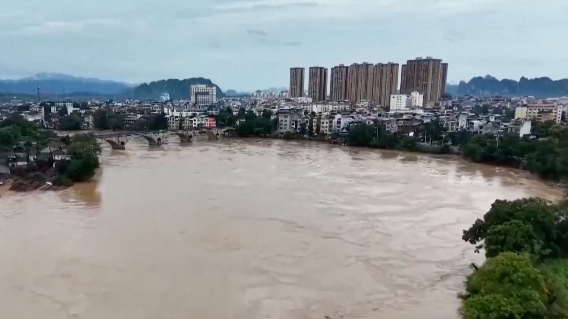Video thumbnail for Rain and flooding from Typhoon Narra hits China and Vietnam