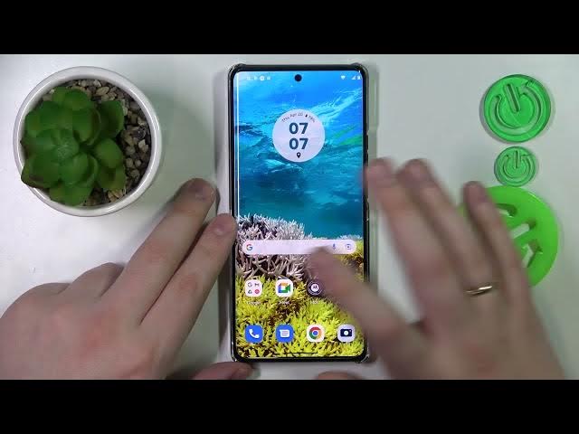 Video thumbnail for How to Save Text to Paste in Motorola Moto X40 - Activate Keyboard Clipboard