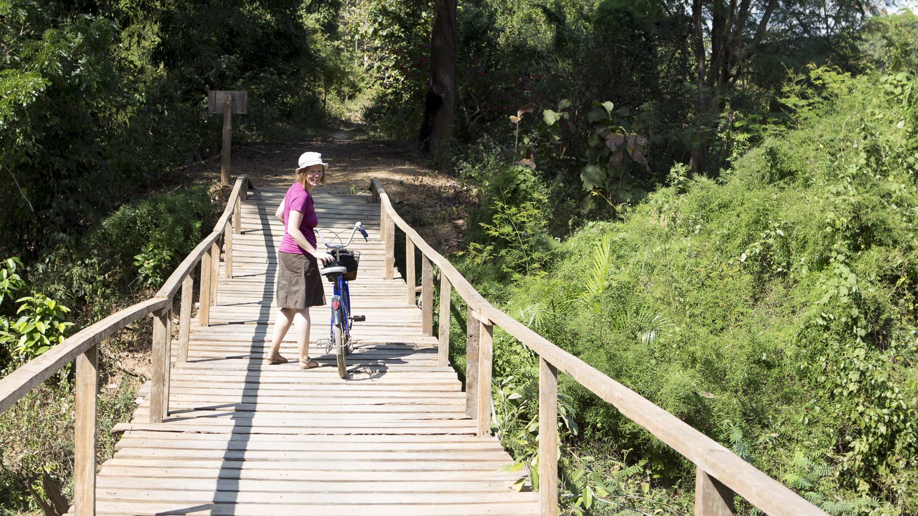'Video thumbnail for Fahrradtour auf Don Khon, 4000 Inseln des Mekong | Laos'