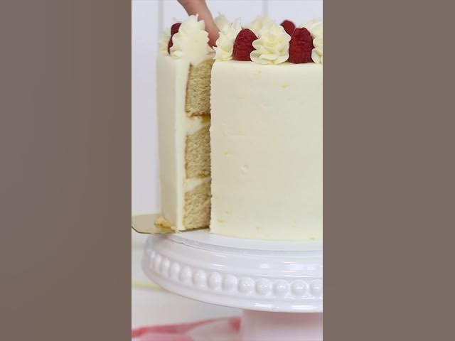 Video thumbnail for Is there a better flavour combo than lemon with raspberry?! #cakerecipe #cake #buttercreamcakes