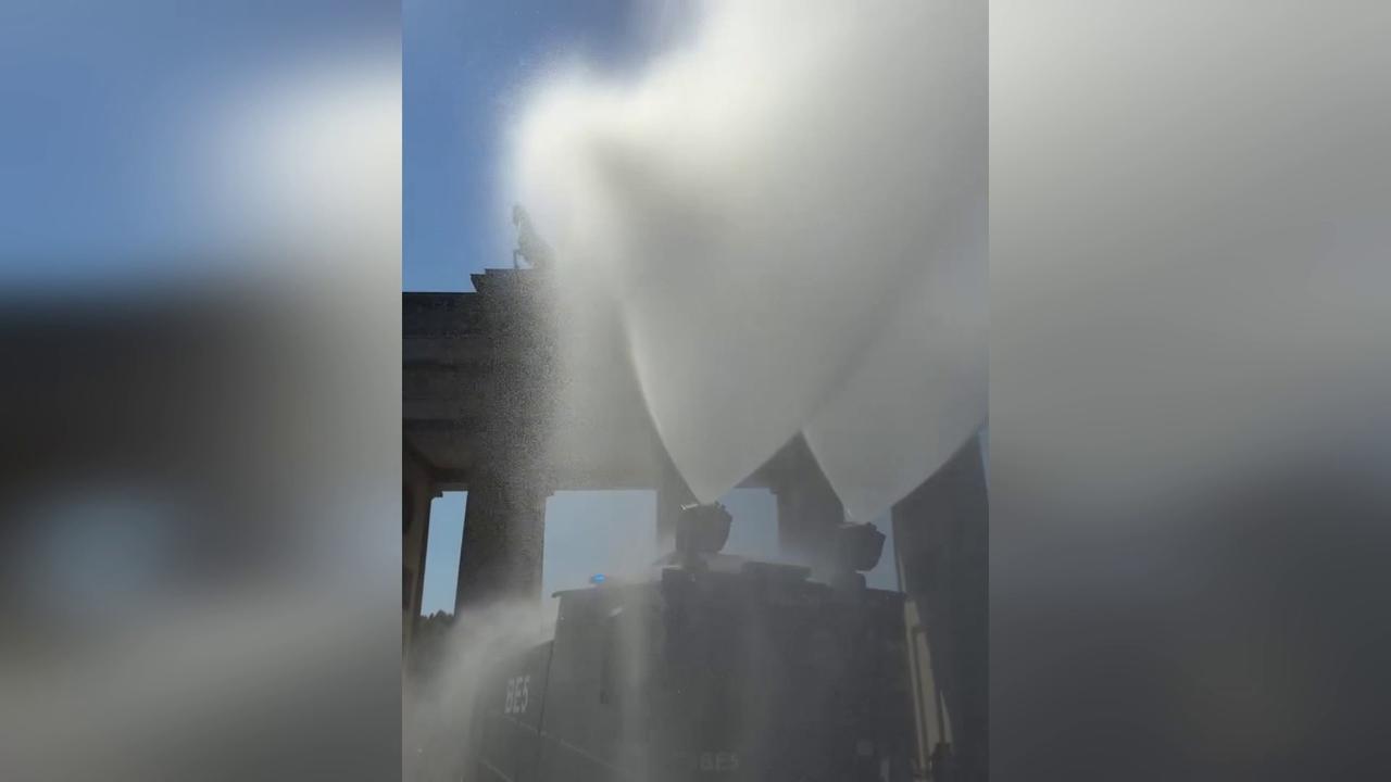 Video thumbnail for Germany: Berlin Police Deploy Water Cannons To Battle Near-40C Heat.