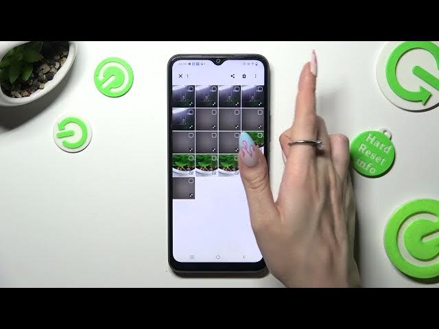 Video thumbnail for VIVO Y21s & Gallery App - Delete Several Photos At Once on VIVO Y21