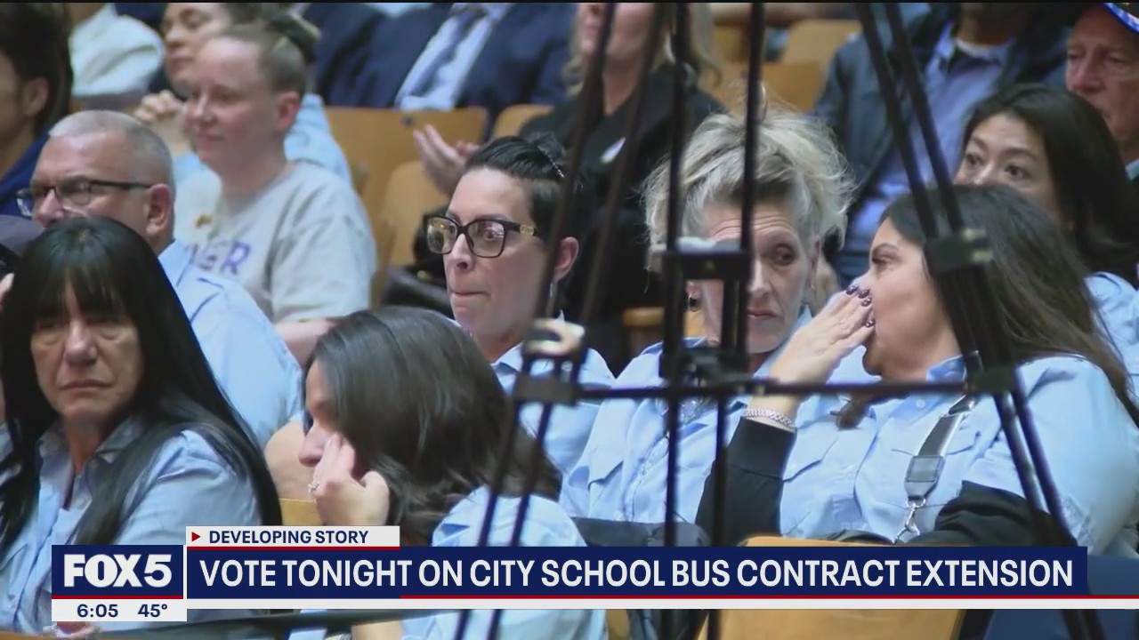 Video thumbnail for NYC panel to vote on 3-year school bus contract amid parent complaints