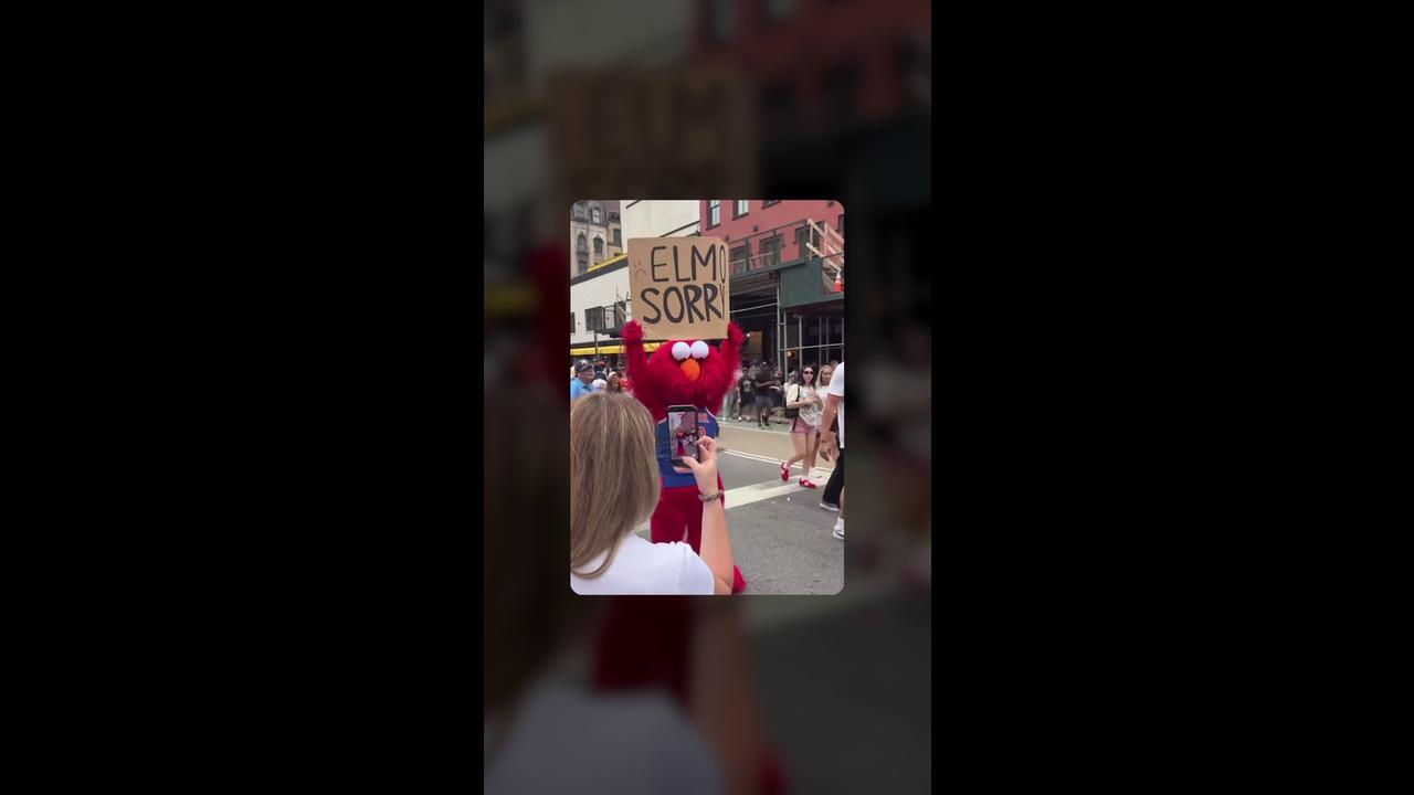 Video thumbnail for Wildest Moments From Knicks Championship Parade