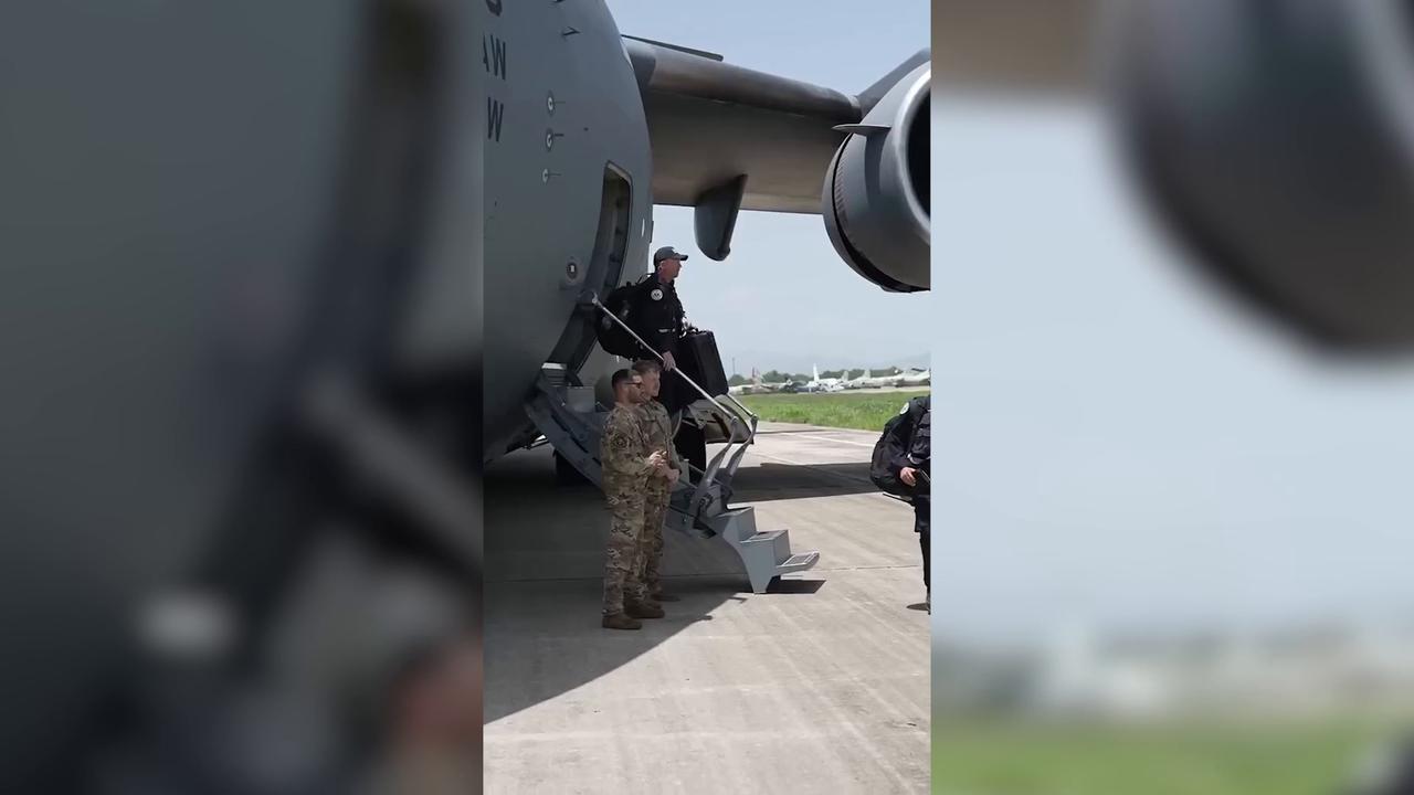 Video thumbnail for Venezuela: US military transport arrives in Venezuela with specialized disaster relief teams.