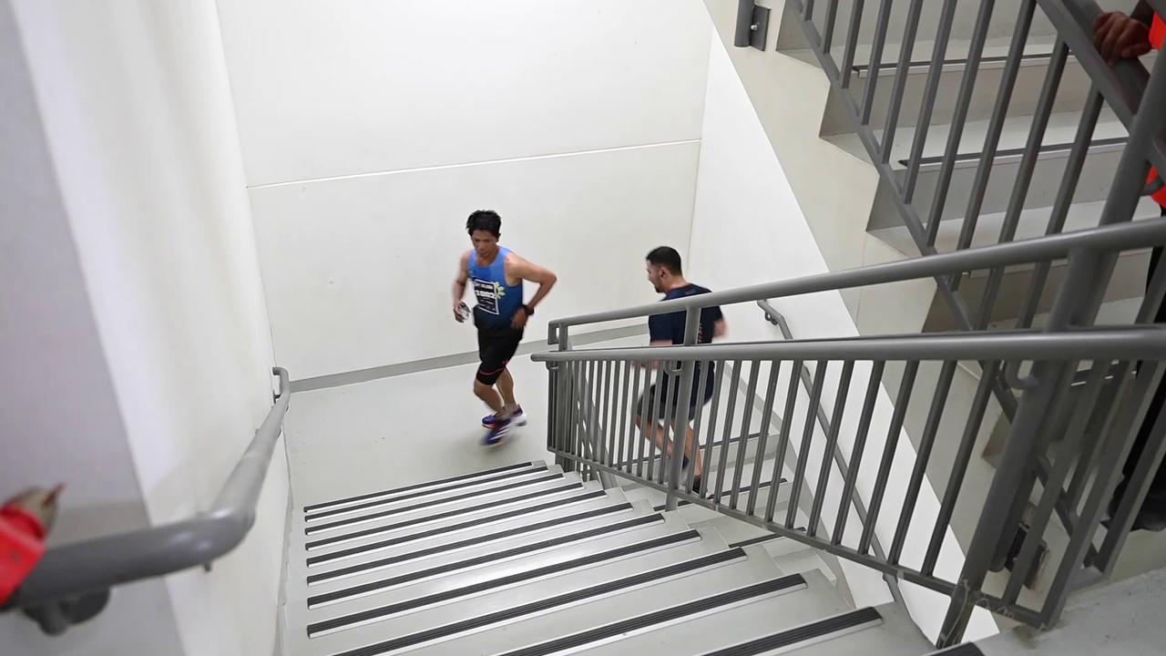 Video thumbnail for Kuwait: Hundreds Race Up Al Hamra Tower in Kuwait City.