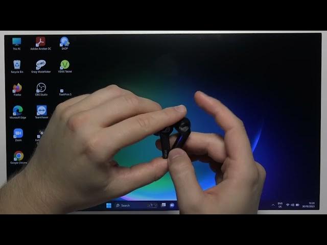 Video thumbnail for How To Pair ASUS ROG Cetra True Wireless Earbuds with Your Smartphone!