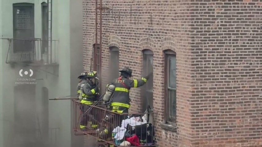 Video thumbnail for 5 people hurt, 3 critically in Bainbridge Avenue blaze