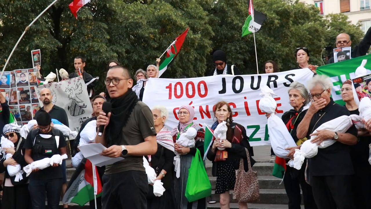 Video thumbnail for France: Demonstrators in Paris stage silent march over 1,000 days of genocide in Gaza.
