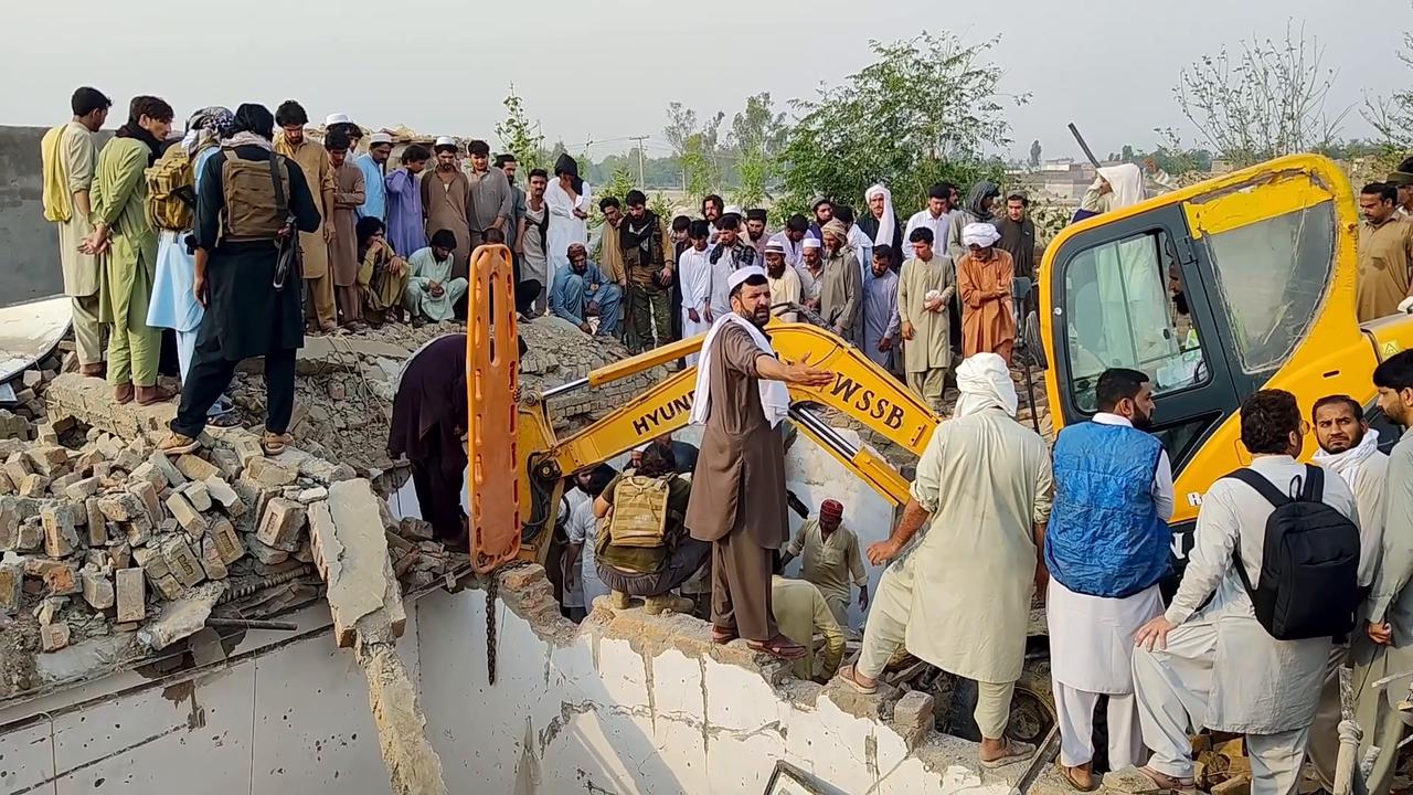 Video thumbnail for Pakistan: 15 policemen killed in gun-and-bomb attack in NW Pakistan: Reports.