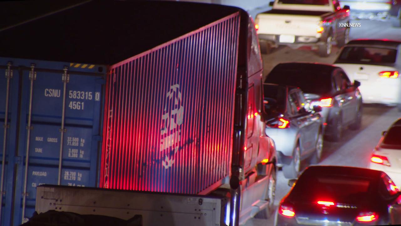 Video thumbnail for US, Los Angeles: Bell Gardens Crash Halts 710 Freeway.