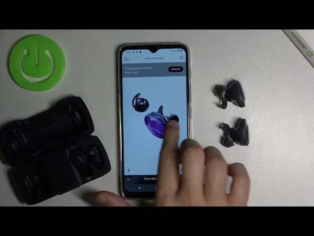 Video thumbnail for How to Enable  / Disable Voice Notifications in Bose SoundSport Free?