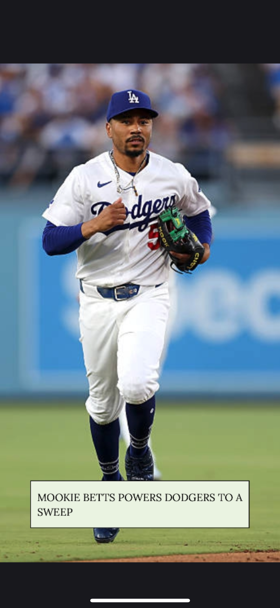 Video thumbnail for Mookie Betts Powers Dodgers to a Sweep